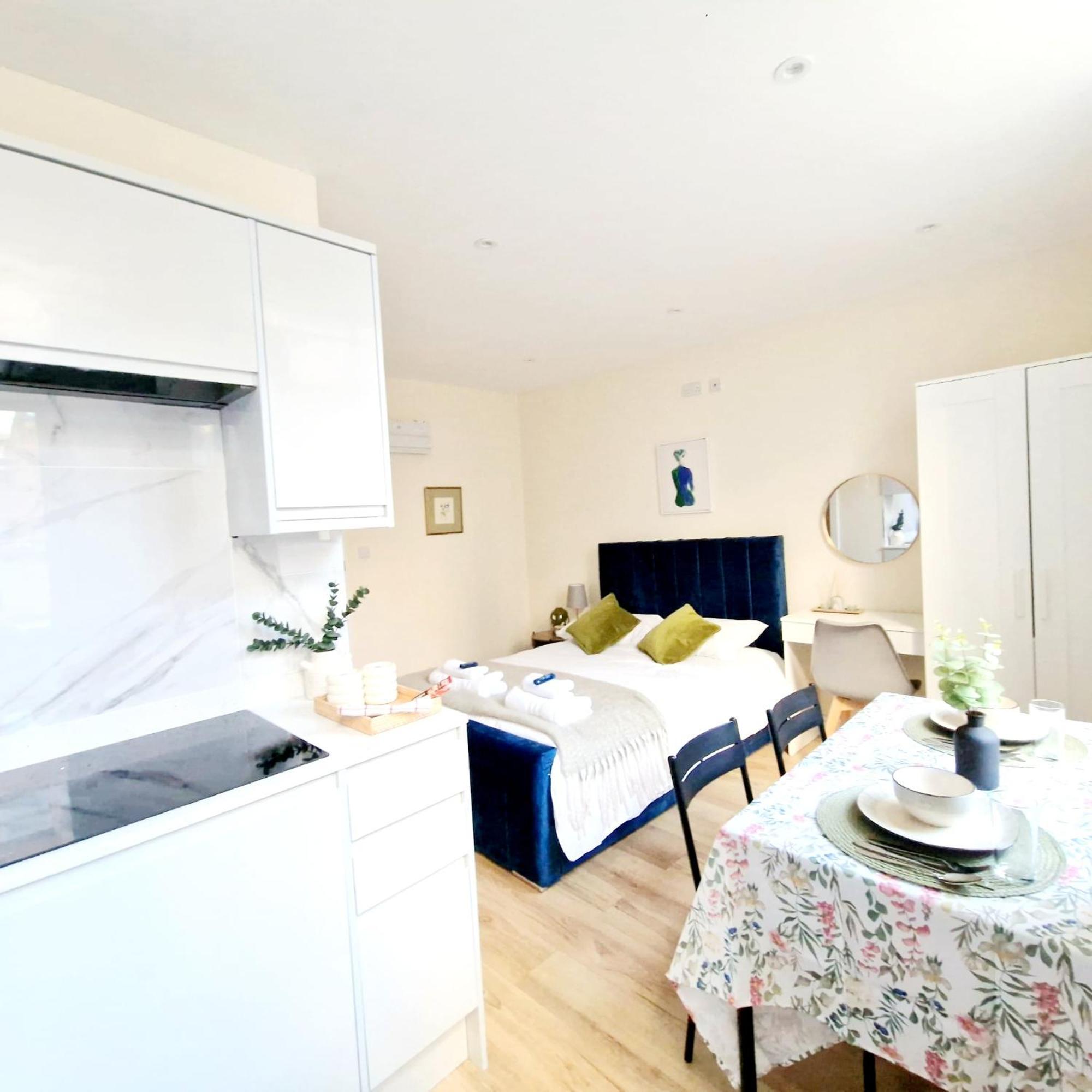Crendon House Boutique Hotel High Wycombe Buckinghamshire Экстерьер фото