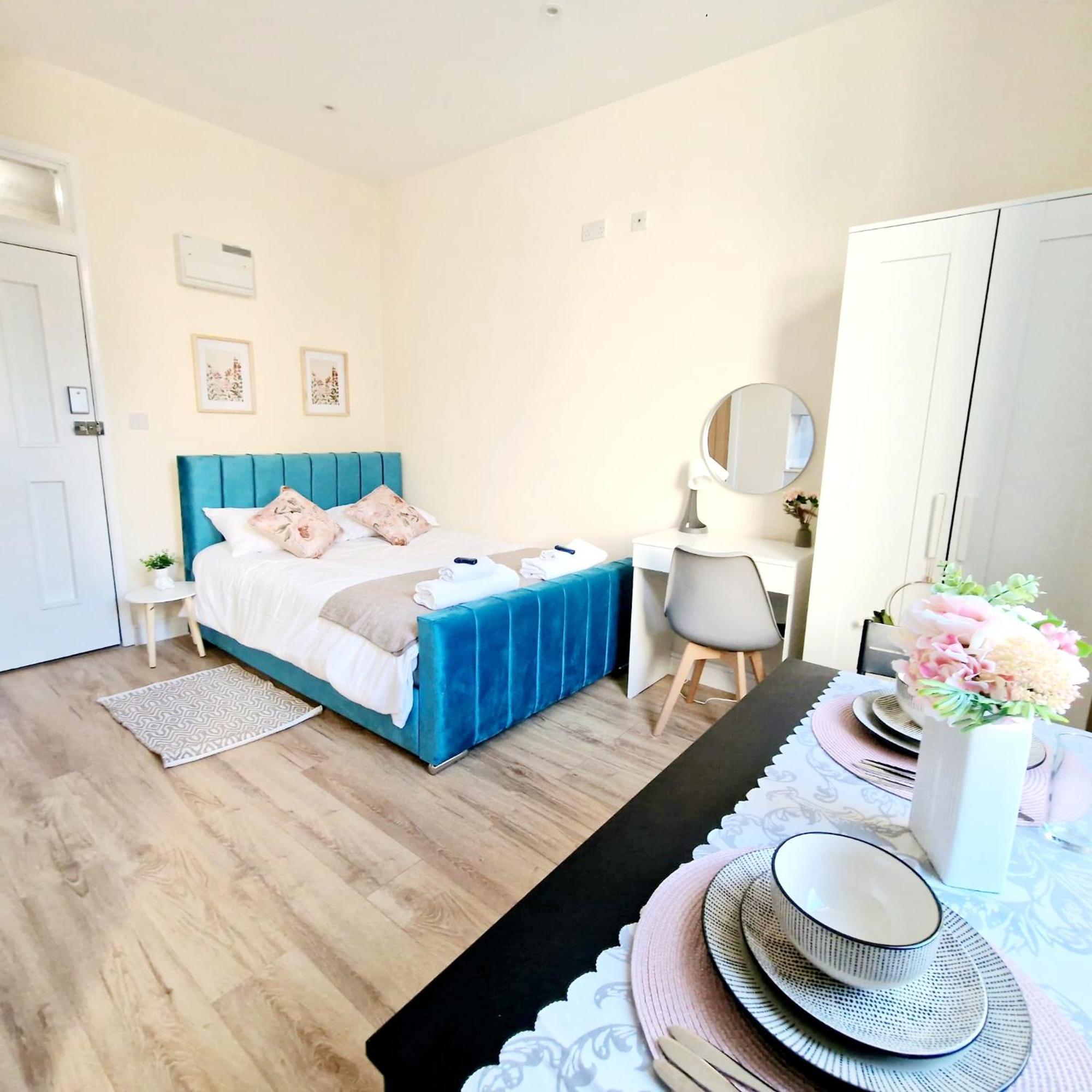 Crendon House Boutique Hotel High Wycombe Buckinghamshire Экстерьер фото